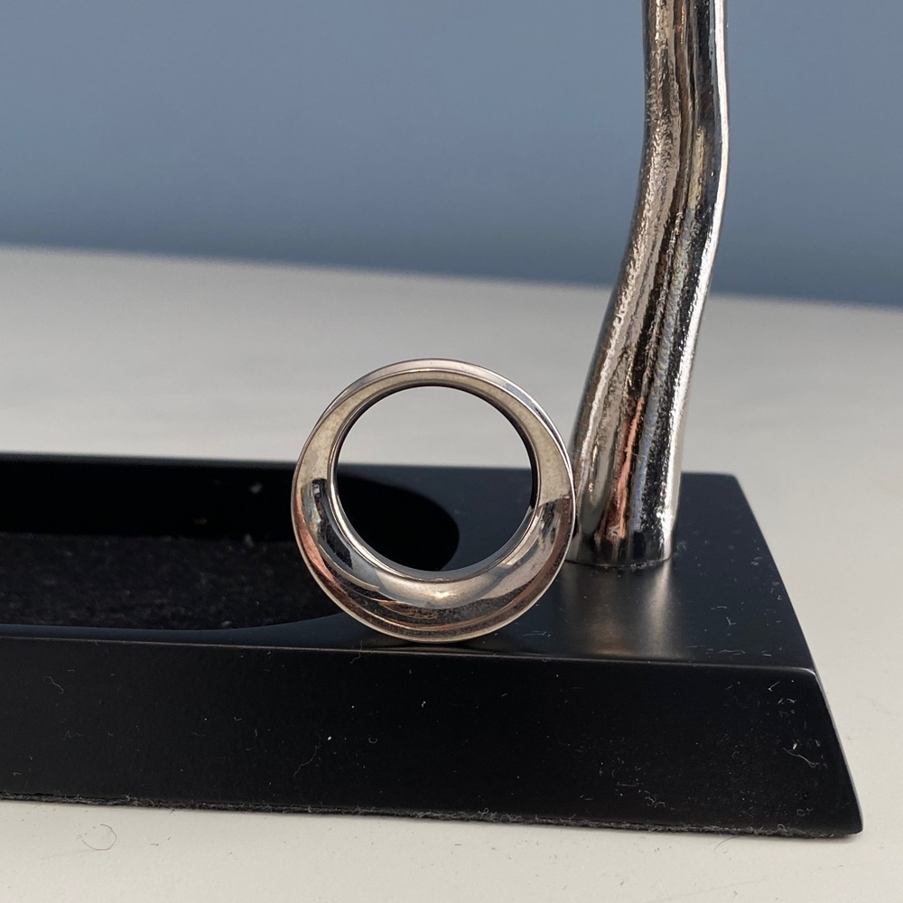 Silver Circular Ring - image 1